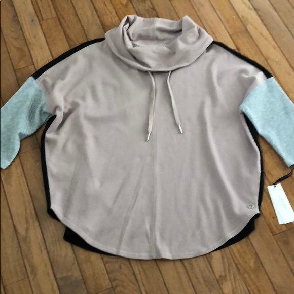 Top - Picture 1 of 5